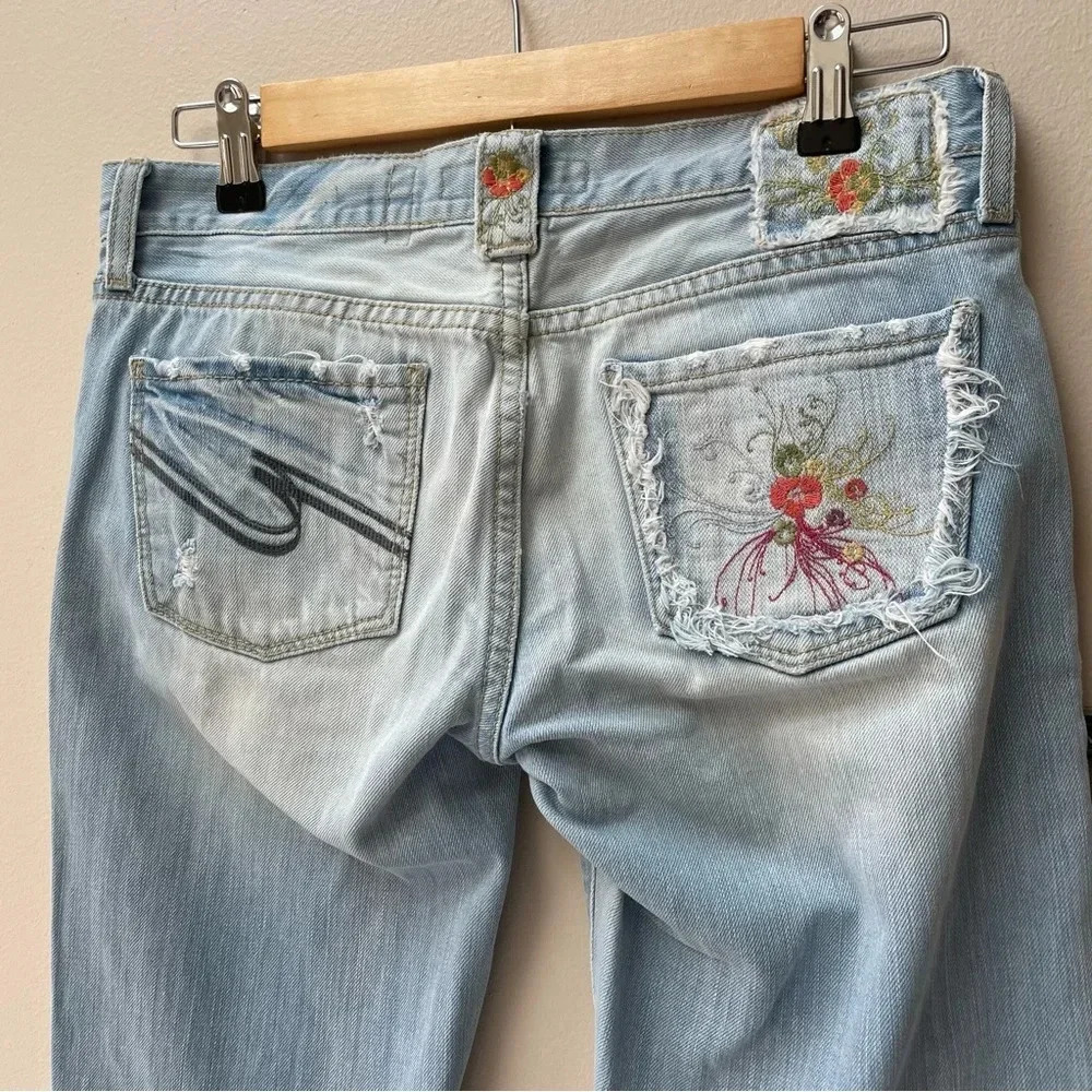 Colin’s Embroidered Floral Distressed Light Wash Lindsay Jeans Size 00 - Picture 6 of 9